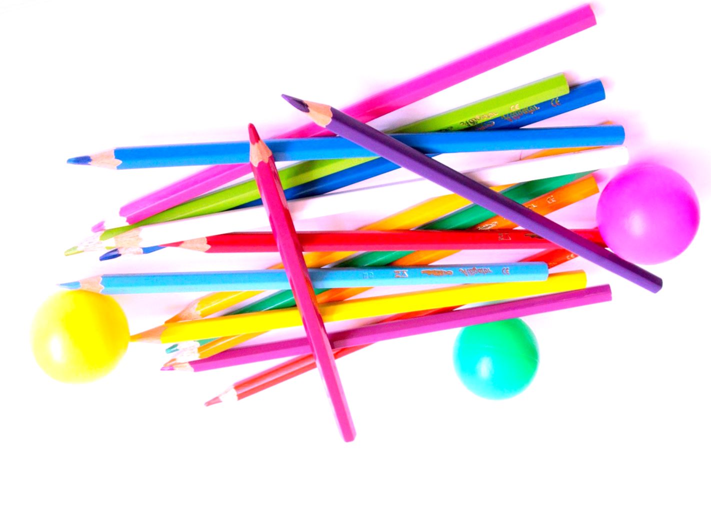 Разноцветные карандаши, цветные шарики - юмористическая сценка для школы